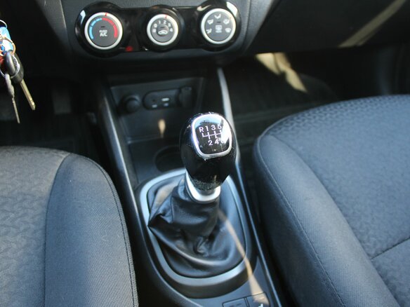 2017 Kia Rio III Рестайлинг, серебристый, 1050000 рублей - вид 18