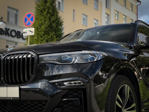 2019 BMW X7 30d I (G07), чёрный, 6800000 рублей - вид 2