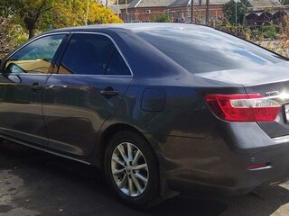 2013 Toyota Camry VII (XV50), серый, 1900000 рублей, вид 1
