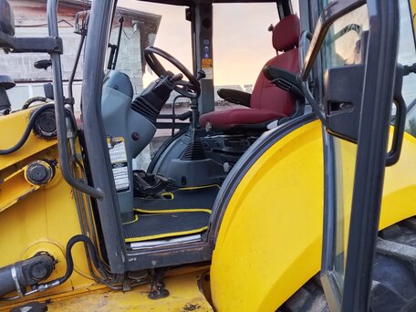 2005 New Holland B115B, жёлтый, 3150000 рублей, вид 5