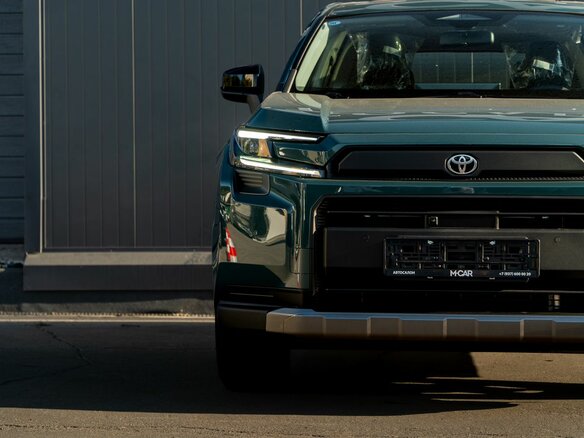 2026 Toyota RAV4 VI (XA60), зелёный, 4225000 рублей - вид 4