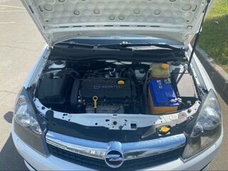 2010 Opel Astra GTC H Рестайлинг, белый, 370000 рублей, вид 3