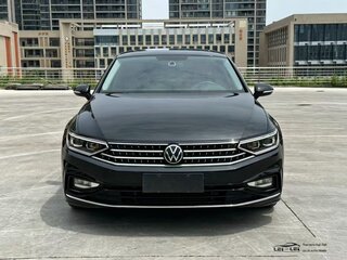 2023 Volkswagen Magotan B8 Рестайлинг, чёрный, 1950000 рублей, вид 1