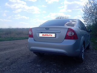 2010 Ford Focus II Рестайлинг, серебристый, 780000 рублей, вид 5