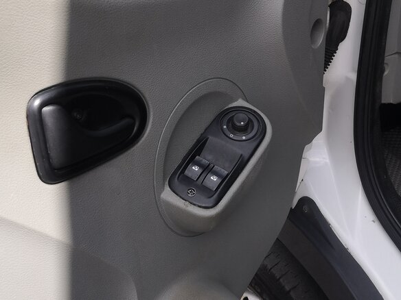 2010 Renault Master, белый, 1300000 рублей - вид 6