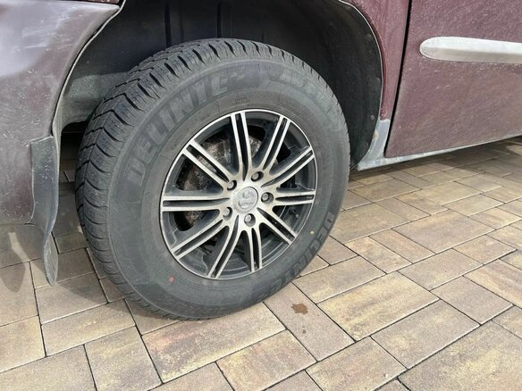 2001 Dodge Caravan 3-speed IV, красный - вид 4