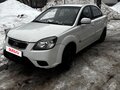 2011 Kia Rio II Рестайлинг, белый, 190000 рублей - вид 1