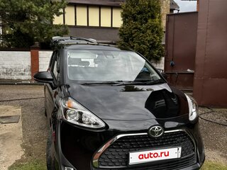 2021 Toyota Sienta II Рестайлинг, чёрный, 1600000 рублей, вид 2