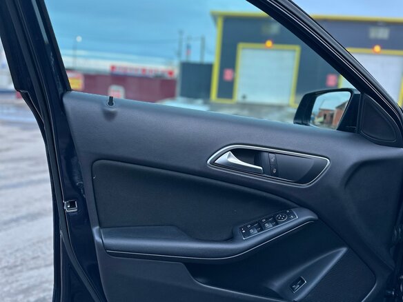 2018 Mercedes-Benz GLA 200 I (X156) Рестайлинг, синий, 1630000 рублей - вид 14