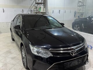 2016 Toyota Camry VII (XV50) Рестайлинг, чёрный, 2300000 рублей, вид 2