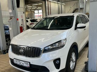 2019 Kia Sorento III Prime Рестайлинг, белый, 2555000 рублей, вид 1