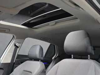 2022 Volkswagen Golf VIII, белый, 2648814 рублей, вид 4