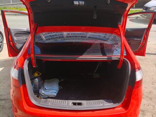 2016 Ford Fiesta Mk6 Рестайлинг, красный, 950000 рублей, вид 4
