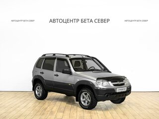 2016 Chevrolet Niva I Рестайлинг, серебристый, 698000 рублей, вид 2