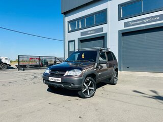 2017 Chevrolet Niva I Рестайлинг, коричневый, 819000 рублей, вид 1