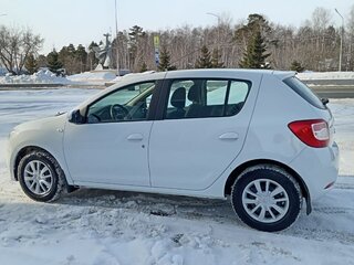 2019 Renault Sandero II Рестайлинг, белый, 870000 рублей, вид 3