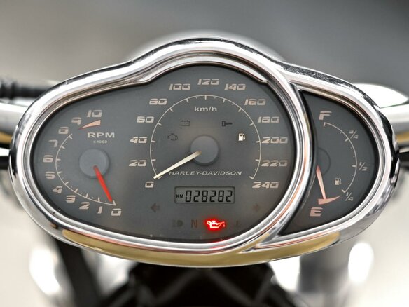 2005 Harley-Davidson V-Rod, жёлтый, 759000 рублей - вид 6