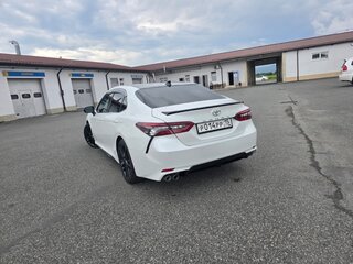 2019 Toyota Camry VIII (XV70), белый, 3150000 рублей, вид 2