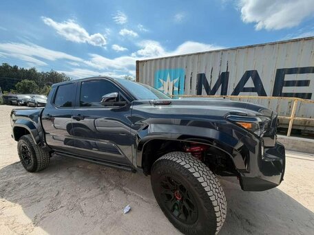 2026 Toyota Tacoma IV, серый, 5890000 рублей, вид 3