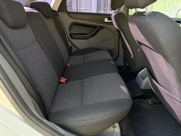 2009 Ford Focus II Рестайлинг, серебристый, 385000 рублей - вид 10