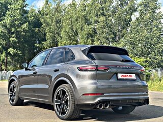 2018 Porsche Cayenne III, красный, 4999999 рублей, вид 5