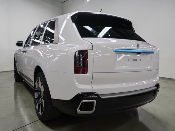 2025 Rolls-Royce Cullinan I Рестайлинг (Series II), чёрный, 66690000 рублей - вид 1