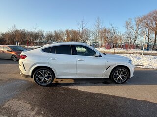 2021 BMW X6 30d III (G06), белый, 9000000 рублей, вид 2