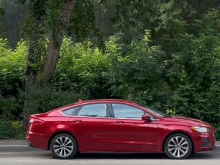 2020 Ford Fusion (North America) II Рестайлинг, красный, 2350000 рублей, вид 2