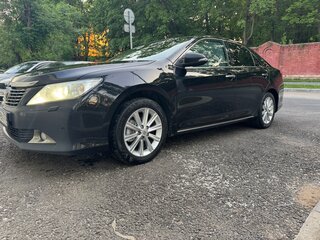 2013 Toyota Camry VII (XV50), чёрный, 1800000 рублей, вид 2