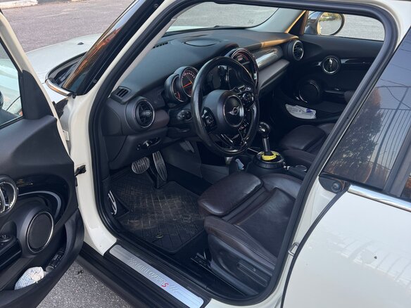 2014 Mini Hatch Cooper S III (F55/F56), белый, 1244000 рублей - вид 1