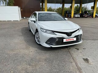 2019 Toyota Camry VIII (XV70), белый, 3250000 рублей, вид 1