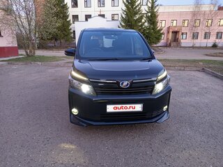 2014 Toyota Voxy III (R80), синий, 1792000 рублей, вид 1
