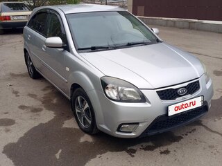 2010 Kia Rio II Рестайлинг, серебристый, 500000 рублей, вид 2