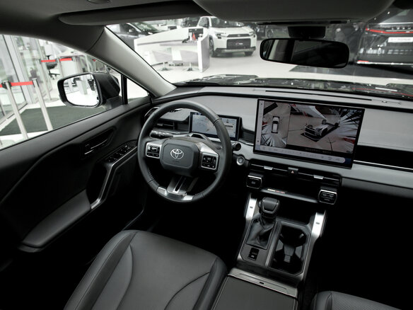 2026 Toyota RAV4 VI (XA60), чёрный - вид 14