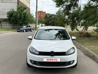 2011 Volkswagen Golf VI, белый, 889990 рублей, вид 2