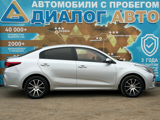 2017 Kia Rio IV, серебристый, 999000 рублей, вид 4