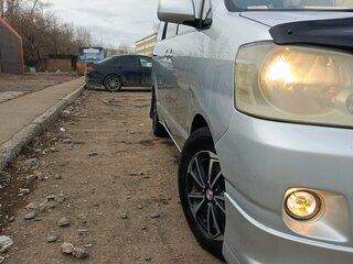 2002 Toyota Noah I (R60), серый, 870000 рублей, вид 4