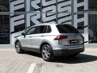 2021 Volkswagen Tiguan II Рестайлинг, серебристый, 2720000 рублей, вид 2