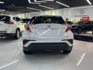 2022 Toyota C-HR I Рестайлинг, белый, 1857000 рублей, вид 4