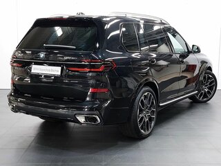 2026 BMW X7 40i I (G07) Рестайлинг, чёрный, 19490000 рублей, вид 4