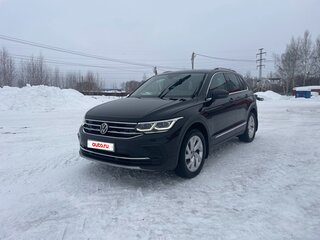 2020 Volkswagen Tiguan II Рестайлинг, чёрный, 3300000 рублей, вид 1