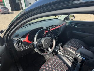 2021 Kia Rio IV Рестайлинг, чёрный, 1770000 рублей, вид 5