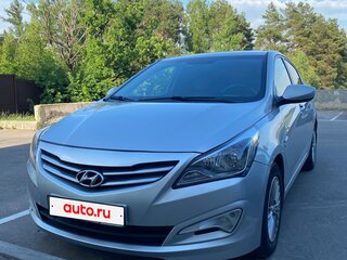 2014 Hyundai Solaris I Рестайлинг, серебристый, 825000 рублей, вид 1