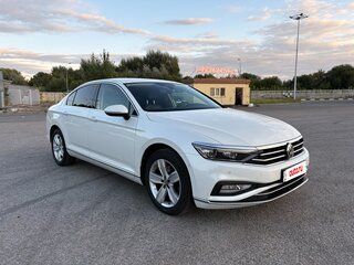 2020 Volkswagen Passat B8 Рестайлинг, белый, 4200000 рублей, вид 3