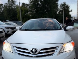 2013 Toyota Corolla X (E140, E150) Рестайлинг, белый, 1200000 рублей, вид 1