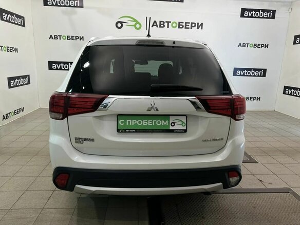 2015 Mitsubishi Outlander III Рестайлинг 2, белый - вид 5