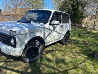 2016 Lada (ВАЗ) 2121 (4x4) I Рестайлинг, белый, 550000 рублей, вид 2