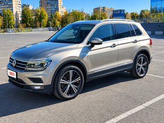 2017 Volkswagen Tiguan II, бежевый, 2430000 рублей, вид 2