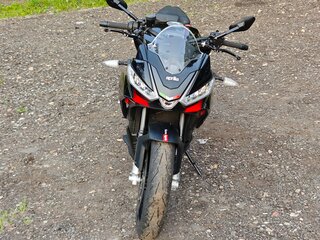 2022 Aprilia Tuono 660, чёрный, 990000 рублей, вид 3
