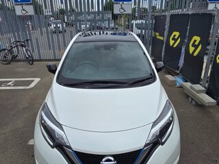 2018 Nissan Note e-Power II Рестайлинг, белый, 1400000 рублей, вид 2